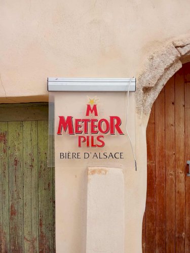 Enseigne publicitaire lumineuse – Bar / Café 