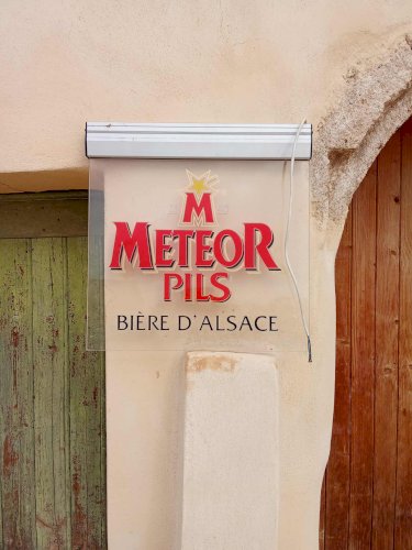 Enseigne publicitaire lumineuse – Bar / Café 