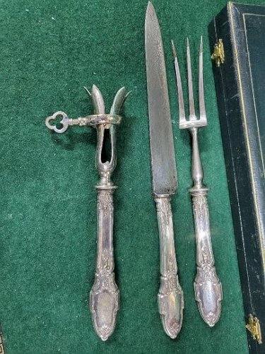 ENSEMBLE A DECOUPER LE GIGOT EN ARGENT FOURRE POINCON MINERVE MONOGRAMME ML