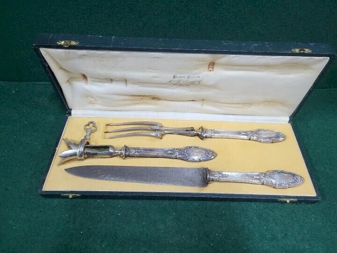ENSEMBLE A DECOUPER LE GIGOT EN ARGENT FOURRE POINCON MINERVE MONOGRAMME ML