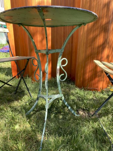 Ensemble bistrot ancien fer forgé – table années 30 et chaises pliantes