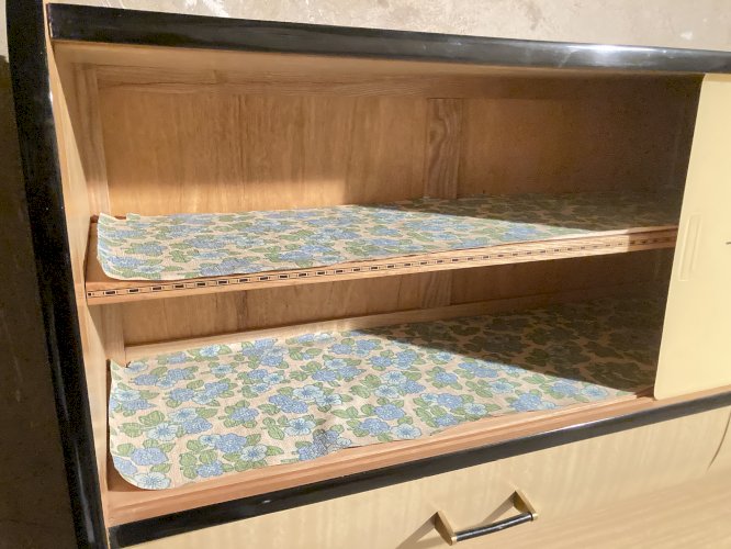 Ensemble cuisine formica (SEGUIN) Bahut + table avec chaise - couleur créme