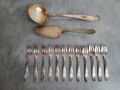 SET OF 12 DESSERT OR APPETIZER OR OYSTER FORKS + SERVER + LADLE