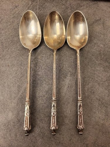 ENSEMBLE DE 12 PETITES CUILLERES EN METAL ARGENTE