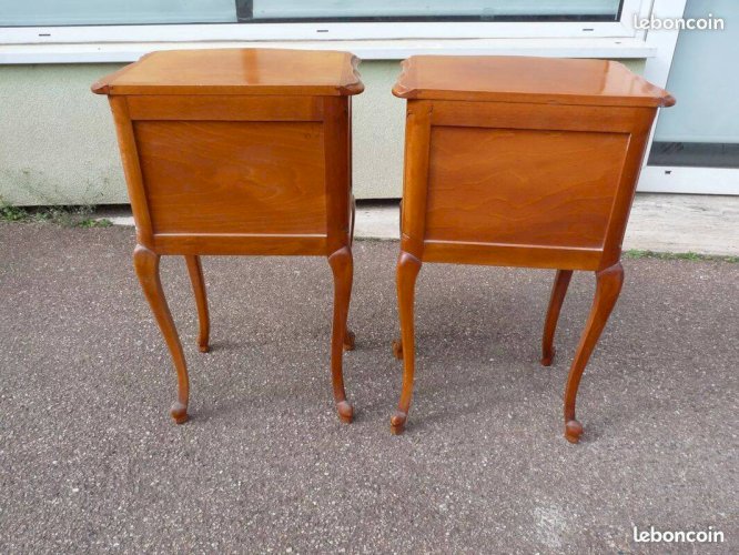 Ensemble de 2 Table de chevet Louis XV - Merisier