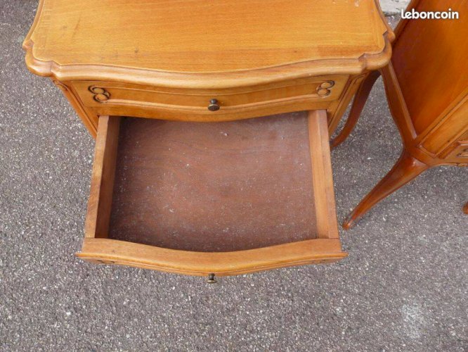Ensemble de 2 Table de chevet Louis XV - Merisier