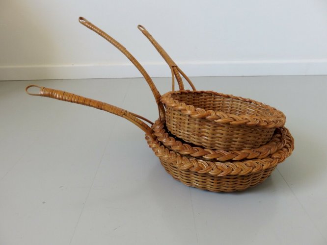 ENSEMBLE DE 3 GRANDES CORBEILLES EN ROTIN ANNEES 60 70 FRENCH RIVIERA VINTAGE 