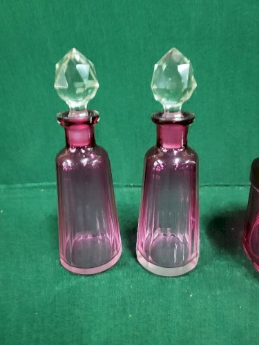 ENSEMBLE DE 4 PIECES EN CRISTAL ROSE ET BLANC