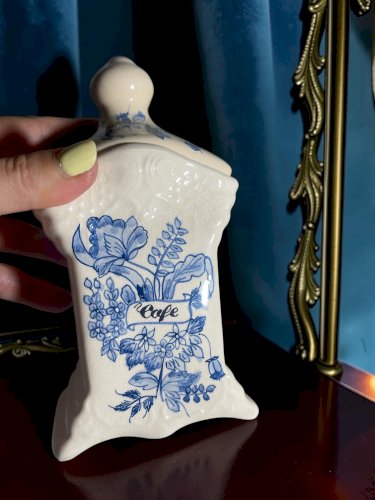 Ensemble de 4 pots anciens en faïence de Delft – décor bleu et blanc