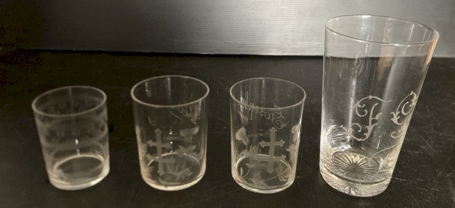 set of 4 Communion Souvenir Glasses baccarat 1917 glassware christianity