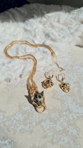 Ensemble de bijoux panthères et zirconium
