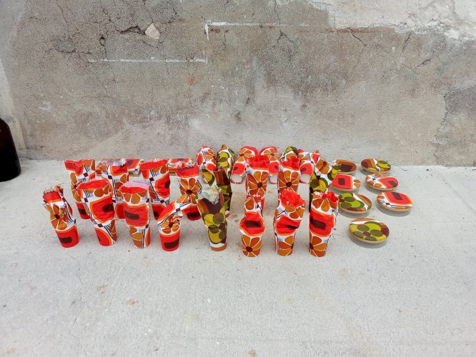 Ensemble de boîtes et d'éléments de décoration vintage 