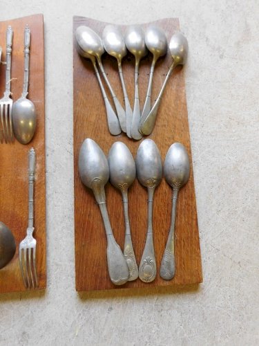 ENSEMBLE DE COUVERTS ENTIER EN DECORATION