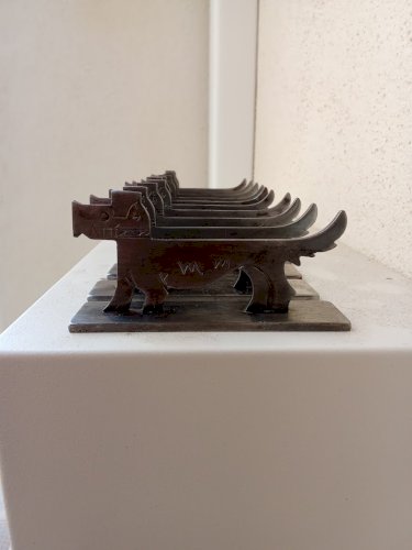 Ensemble de dix porte-couteaux en métal vintage