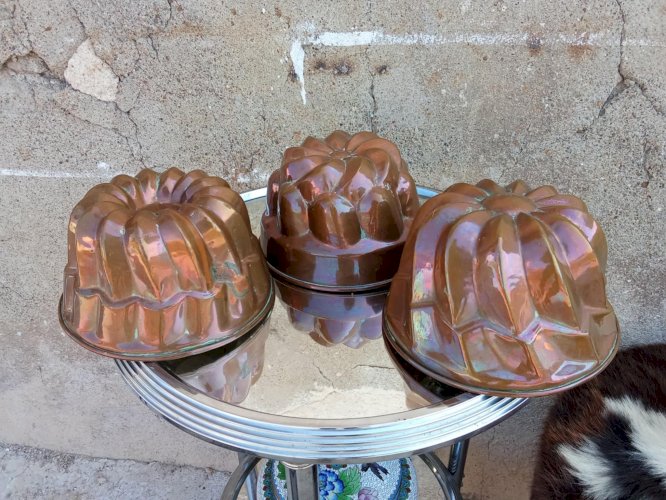 Ensemble de trois moule à gâteaux ancien
