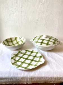 Set of three serving dishes, Moulins des Loups, Orchies, model "Nappe"