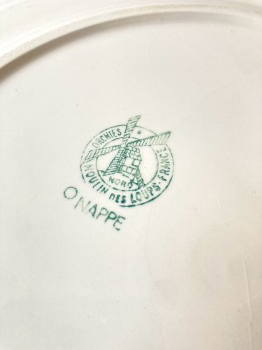 Ensemble de trois plats de service, Moulins des Loups, Orchies, modèle "Nappe"
