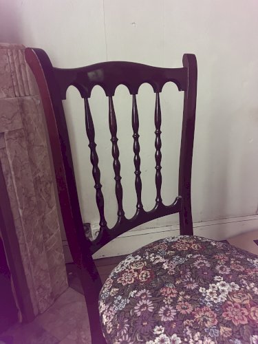 Ensemble table de salle à manger extensible + 4 chaises – style classique français