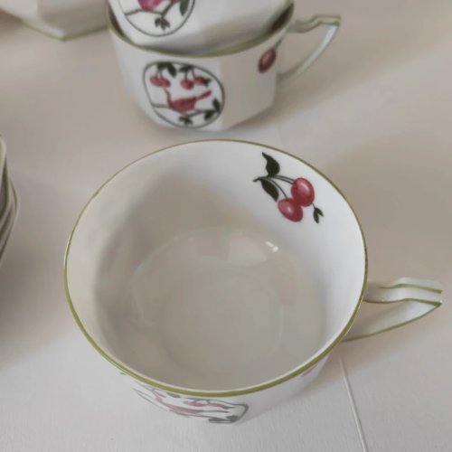 Ensemble tasses, sucrier, pot à lait Art Déco en porcelaine fine, Lanternier Limoges 1925-1935