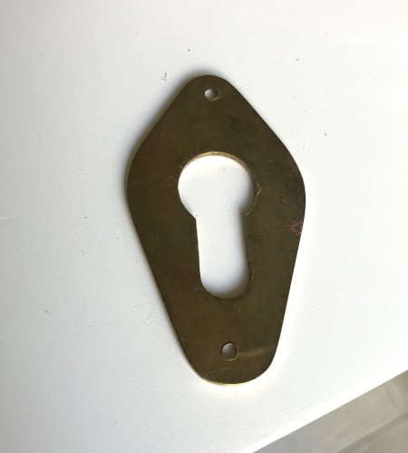 entree de serrure losange en laiton pour cle I cle Y 72x40 mm