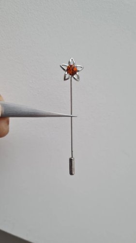 Epingle a cravate pour collection - broche fleur