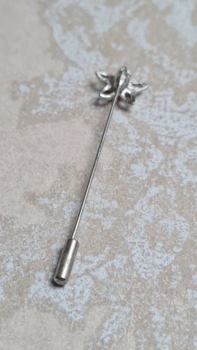 Epingle a cravate pour collection - broche fleur