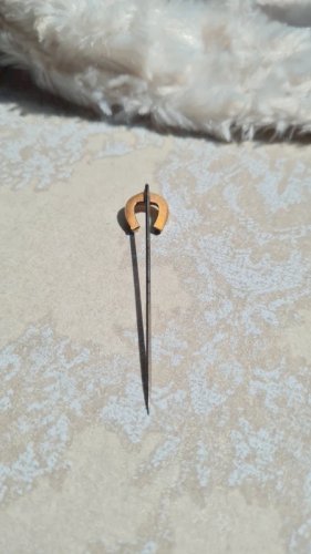 épingle ancienne à chapeau porte-bonheur plaqué or pour collection