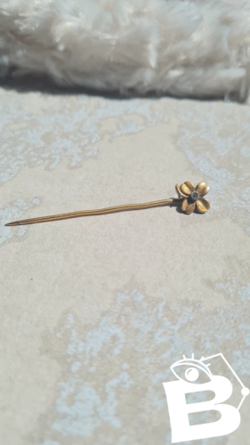 épingle ancienne à chapeau porte-bonheur( trèfle quatre feuilles ) plaqué or pour collection -