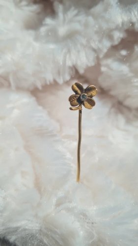épingle ancienne à chapeau porte-bonheur( trèfle quatre feuilles ) plaqué or pour collection -