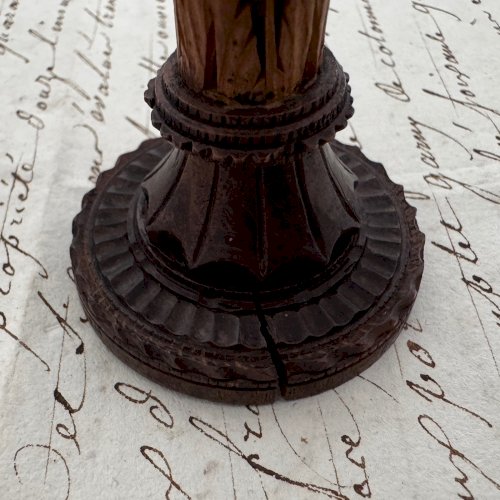 e?Porte-aiguilles en corozo décor floral double patine M4086