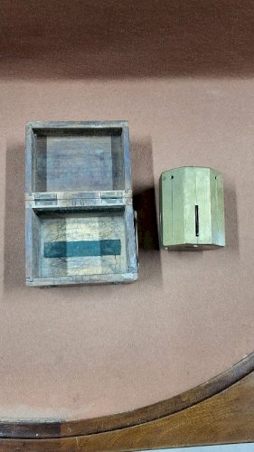 EQUERRE D'ARPENTEUR EN BOITE EN BOIS