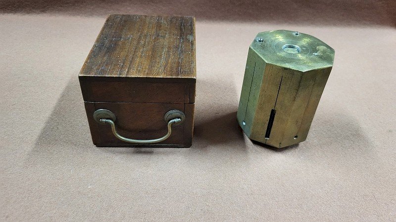 EQUERRE D'ARPENTEUR EN BOITE EN BOIS