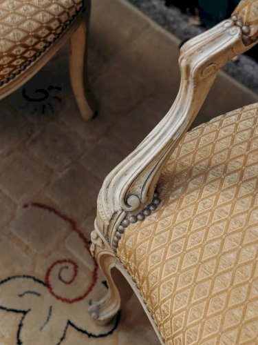 Ernest, la paire de fauteuils cabriolet N°104