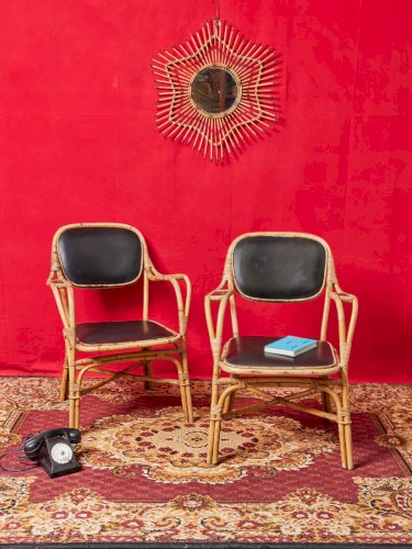 Ernest, la paire de fauteuils en osier et cuir N°711
