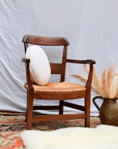 Ernest, le fauteuil en bois et paille N°647