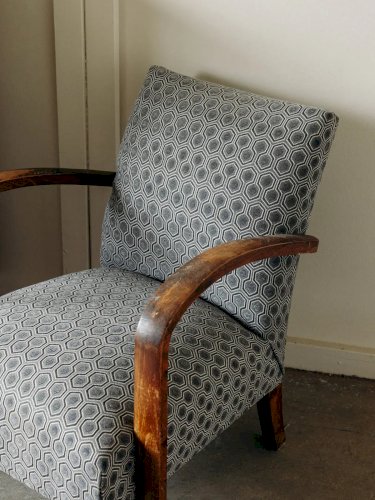Ernest, le fauteuil en bois et tissu N°126