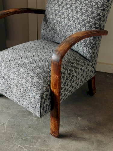 Ernest, le fauteuil en bois et tissu N°126