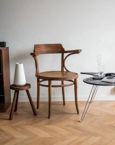 Ernest, the wooden armchair No. 516