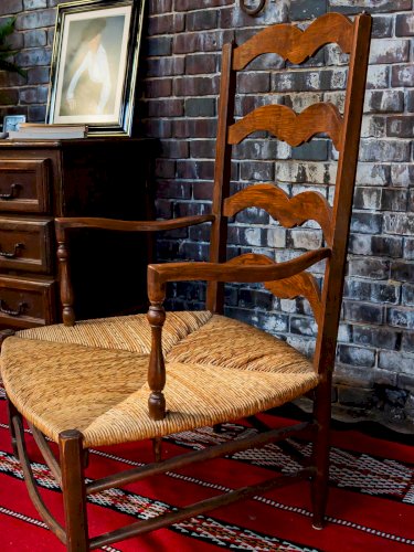 Ernest, le fauteuil en bois N°570