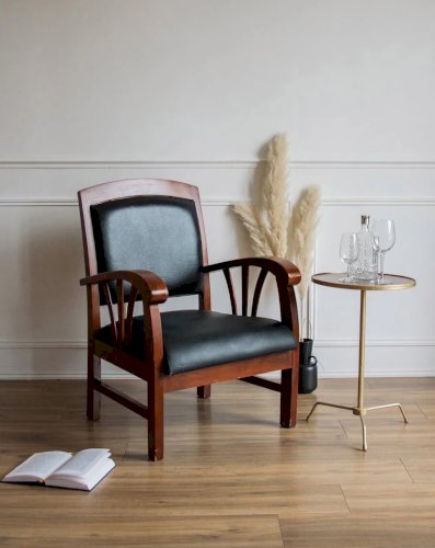 Ernest, le fauteuil en bois N°583