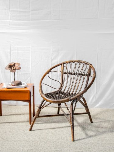 Ernest, le fauteuil en rotin foncé N°562