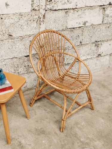 Ernest, le fauteuil en rotin N°196