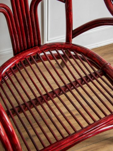 Ernest, le fauteuil en rotin rouge N°520