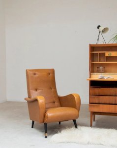 Ernest, le fauteuil en similicuir marron N°738