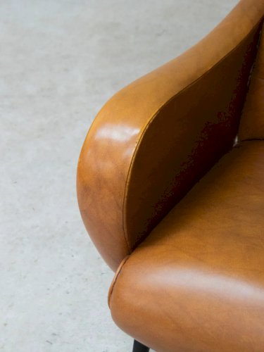 Ernest, le fauteuil en similicuir marron N°738
