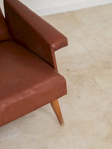 Ernest, le fauteuil en similicuir N°134