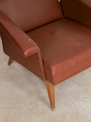 Ernest, le fauteuil en similicuir N°134