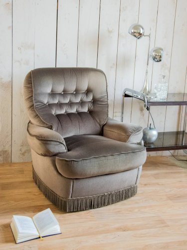 Ernest, le fauteuil en velours N°643