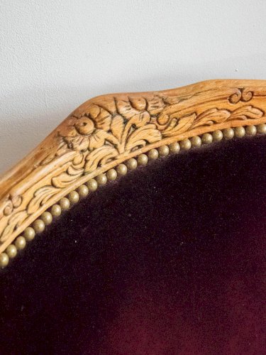 Ernest, le fauteuil en velours violet N°689