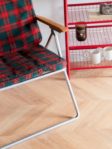 Ernest, le fauteuil pliable à carreaux N°542